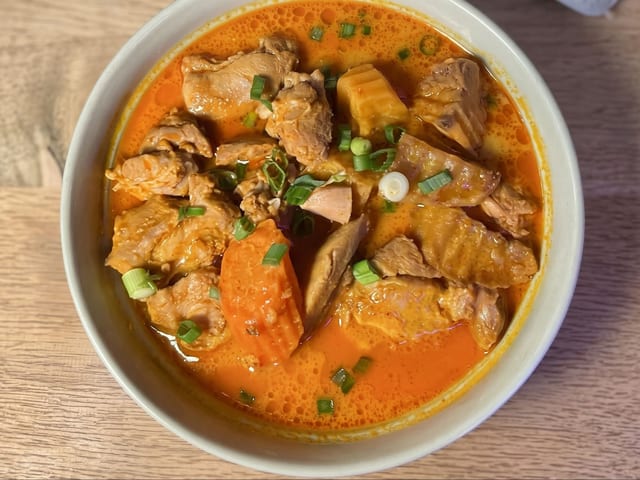Cà Ri Gà (Coconut Chicken Curry).