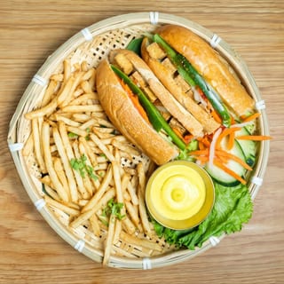 Lunch Banh Mi Chicken