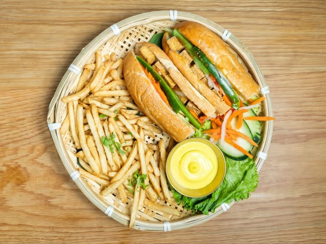 Lunch Banh Mi Chicken.